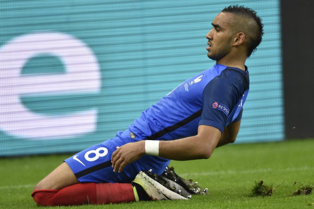 Saint-Denis, 2016. július 3. A harmadik francia gól szerzõje, Dimitri Payet a franciaországi labdarúgó Európa-bajnokság negyeddöntõjének Franciaország - Izland mérkõzésén a Saint-Denis-i Stade de France stadionban 2016. július 3-án. MTI Fotó: Illyés Tibor